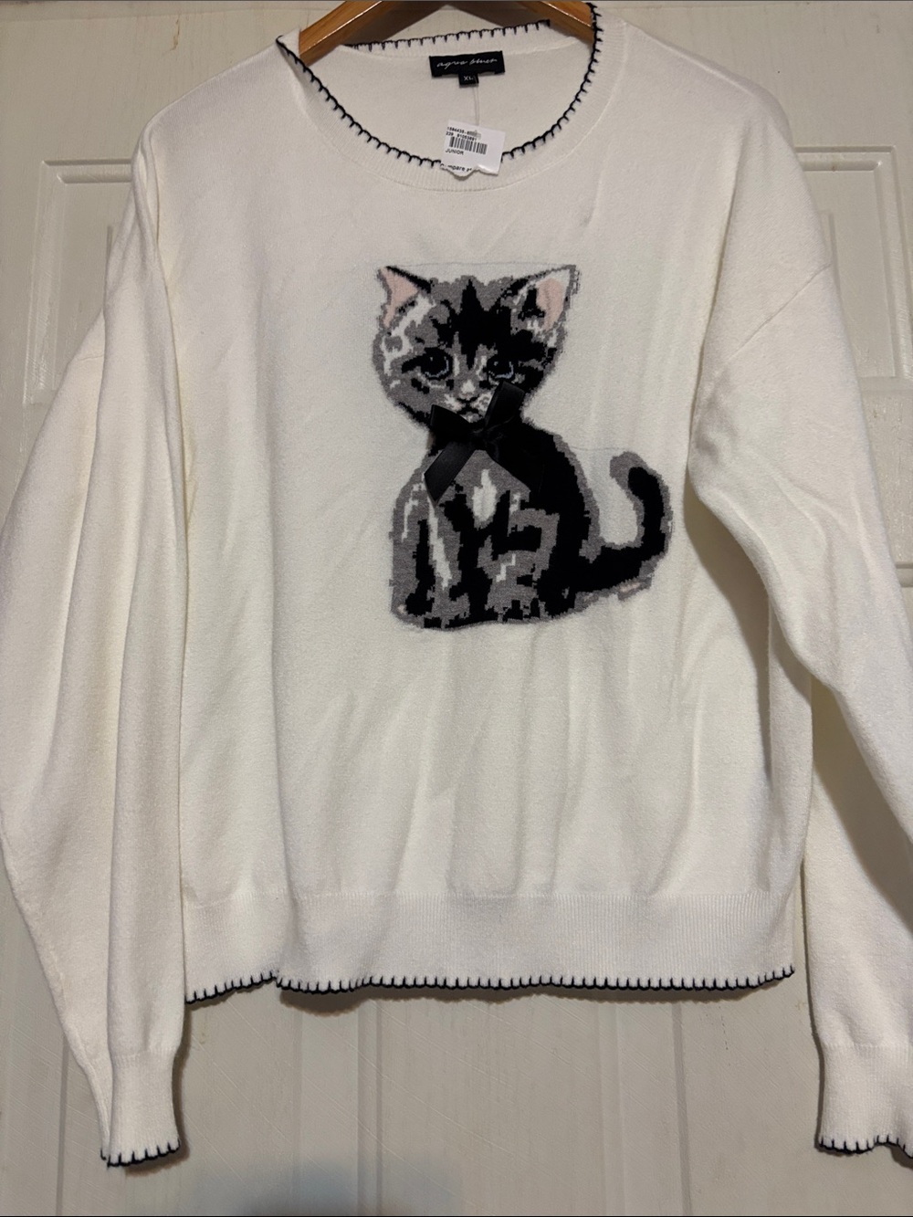 Agraria Cream Crewneck Sweater with Gray & Black Kitten Motif